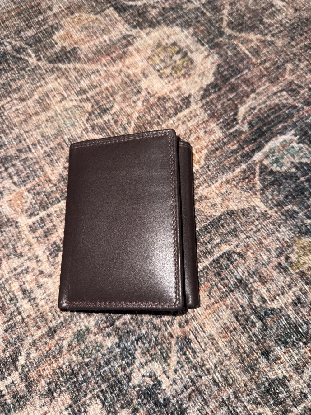 LIKE NEW London Leather Goods Men's Bifold Leather Wallet